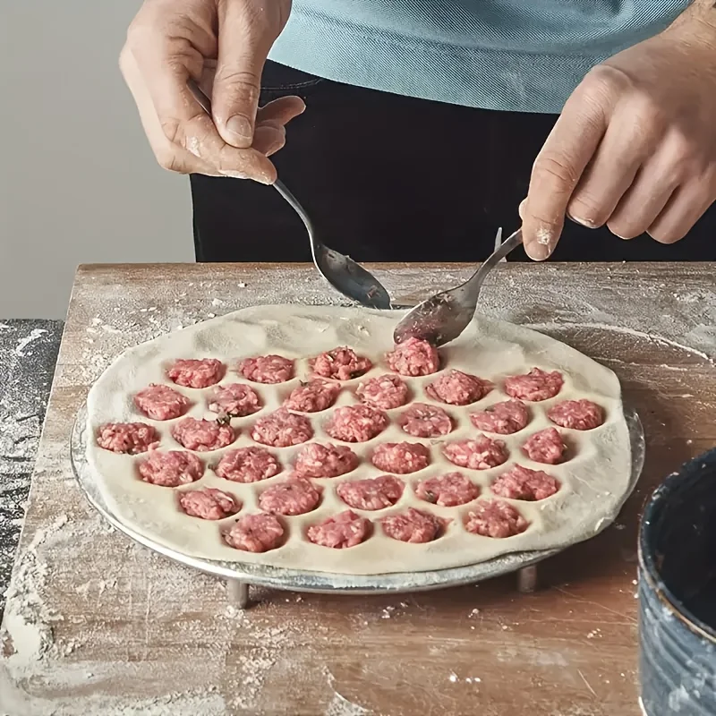 Kitchen Gadgets Dumpling Maker - أداة صنع الزلابية من الألومنيوم |